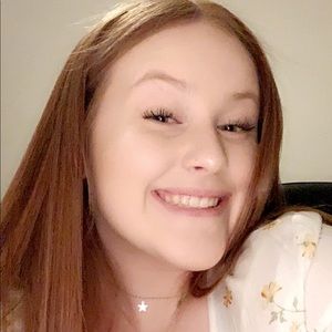 Meet your Posher, Adrianna